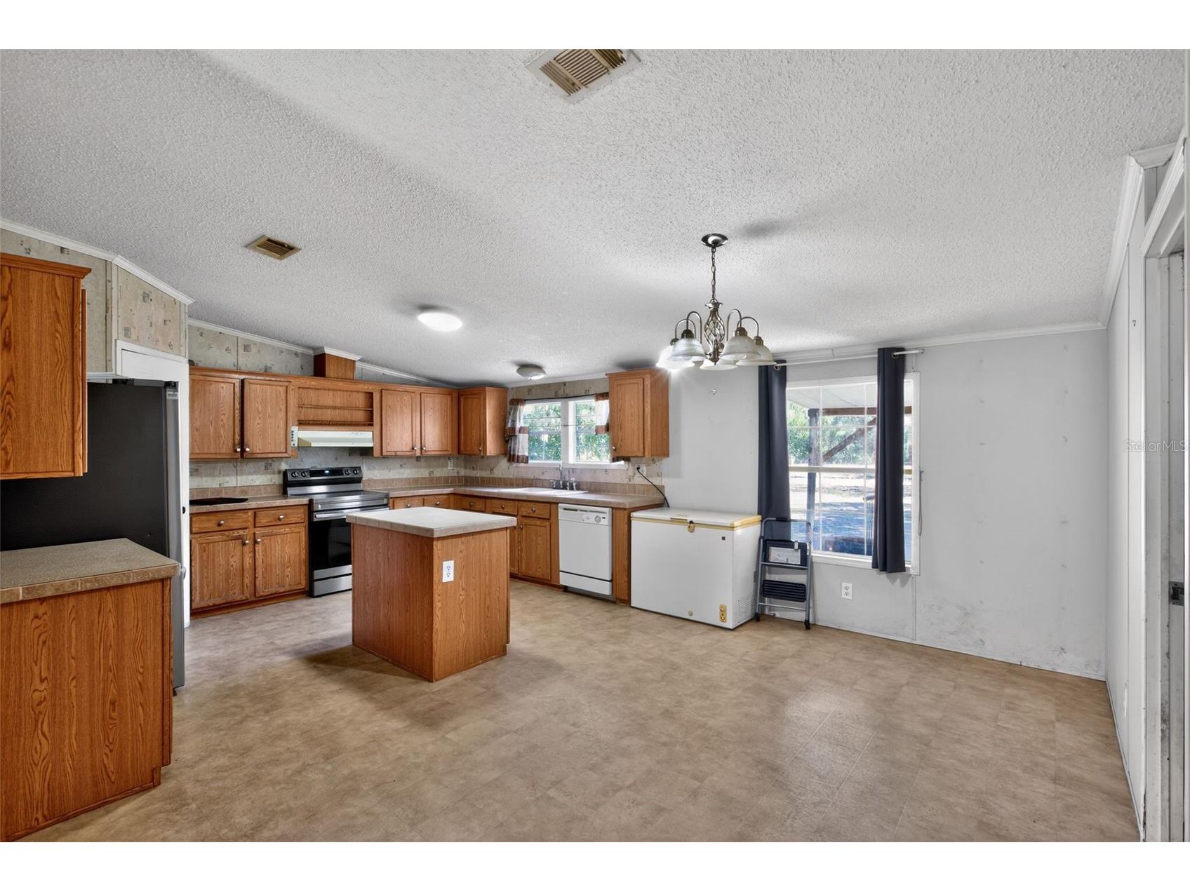 41933 Pine Valley Drive Paisley FL 32767 A4682499 image8