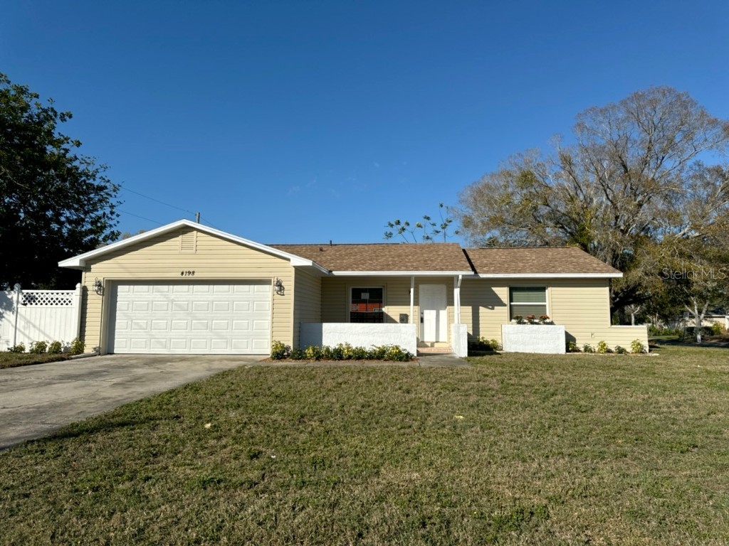 4198 Whiting Drive SE Saint Petersburg FL 33705 U8229161 image1