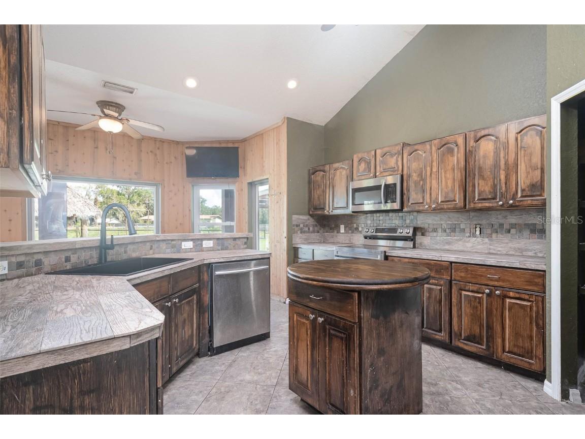 42 Clubhouse Road Venus FL 33960 C7500895 image9