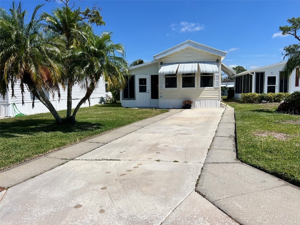 42 Crown Point Drive Nokomis FL 34275 A4608067 image1