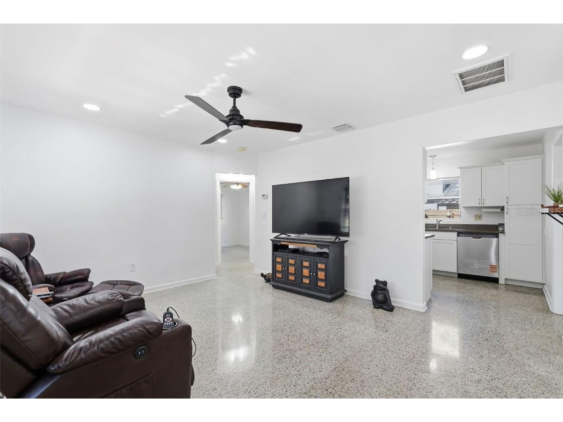 42 Lake Shore Drive Palm Harbor FL 34684 TB8446618 image6