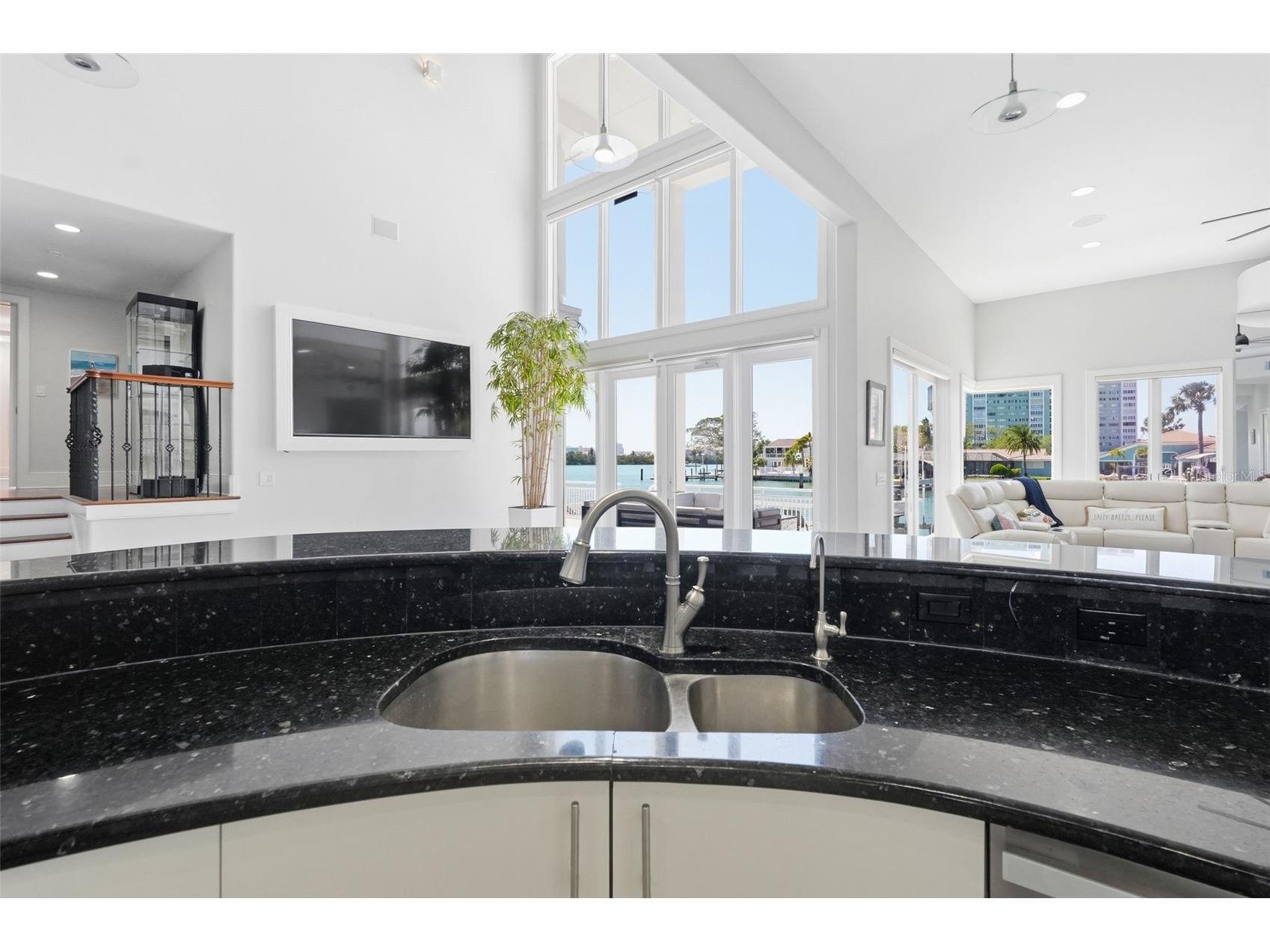 42 Midway Island Clearwater FL 33767 TB8489806 image20