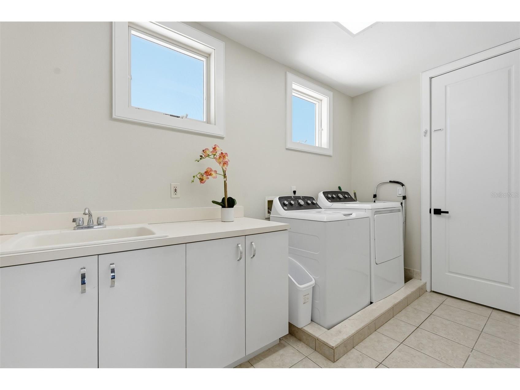 42 Midway Island Clearwater FL 33767 TB8489806 image40
