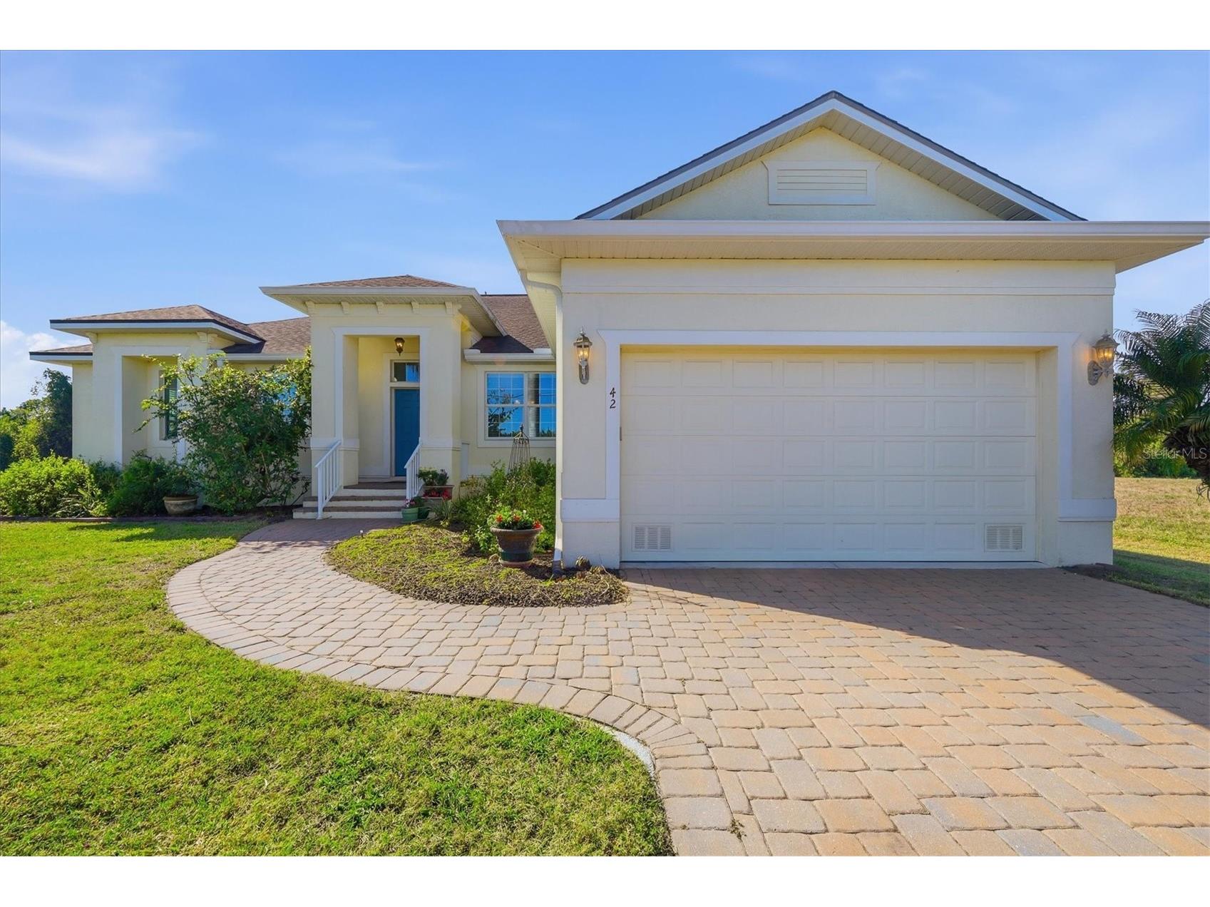 42 Pine Valley Place Rotonda West FL 33947 D6145764 image1