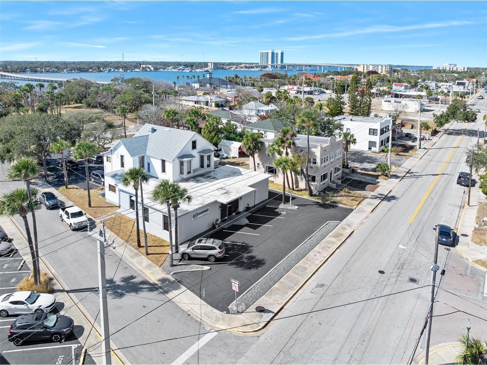 42 S Peninsula Drive Daytona Beach FL 32118 V4947183 image1