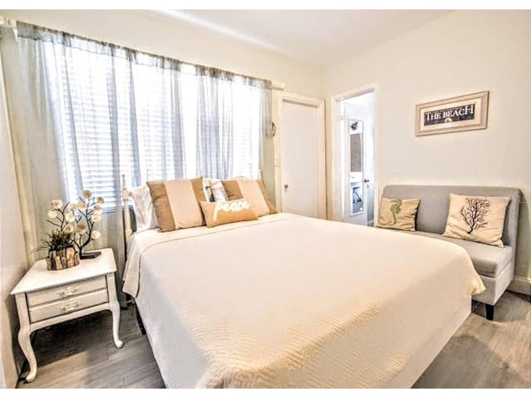 42 Somerset Street Clearwater Beach FL 33767 U8255576 image15