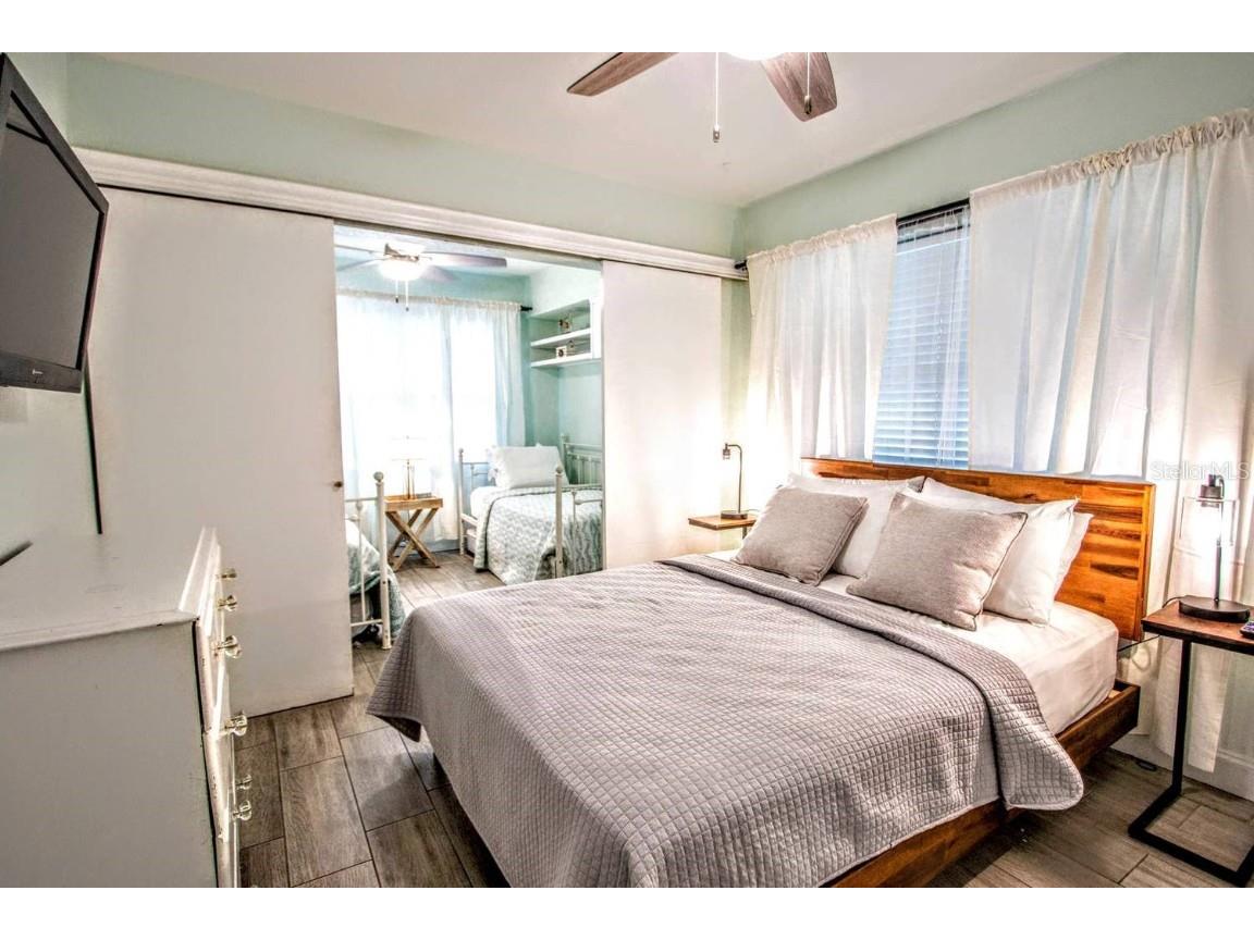 42 Somerset Street Clearwater Beach FL 33767 U8255576 image16