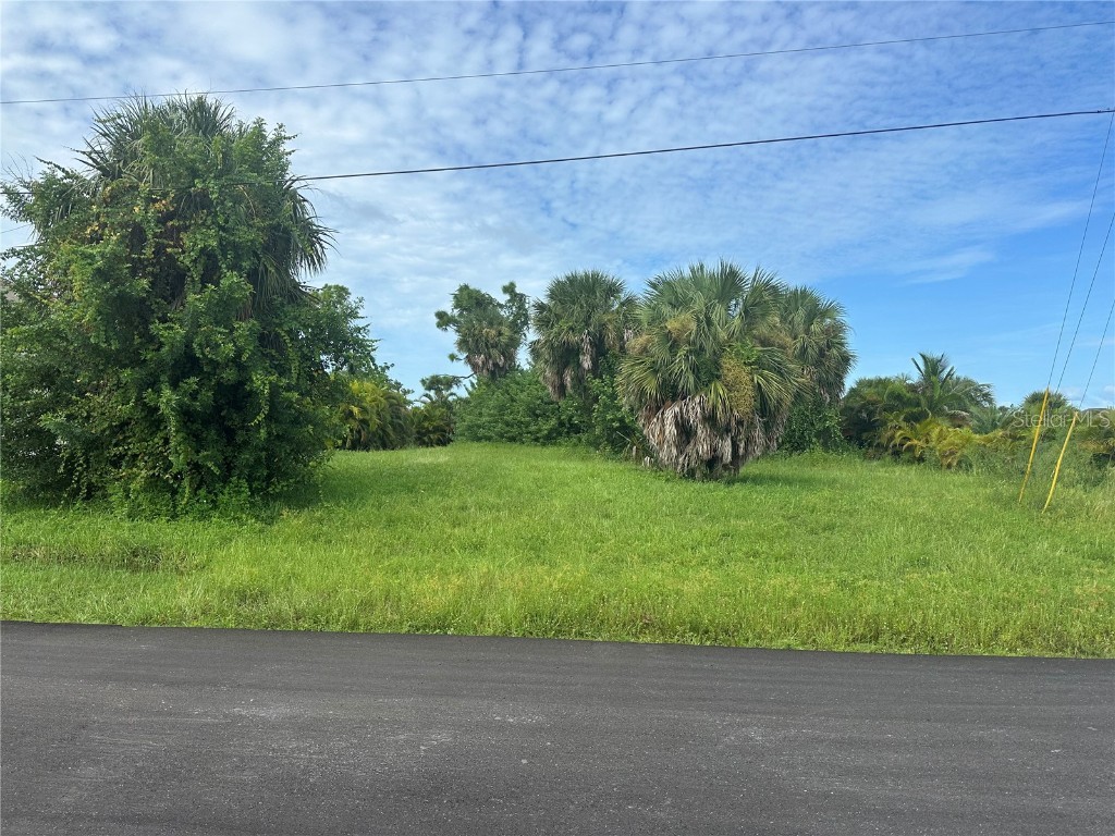 42 Tee View Court Rotonda West FL 33947 C7513917 image3