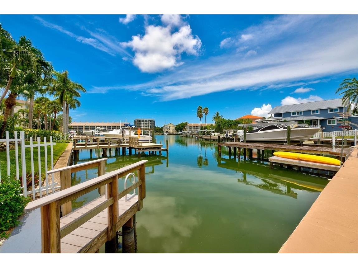 420 1st Avenue S Tierra Verde FL 33715 - SANDS POINT CANALS T3458225 image1