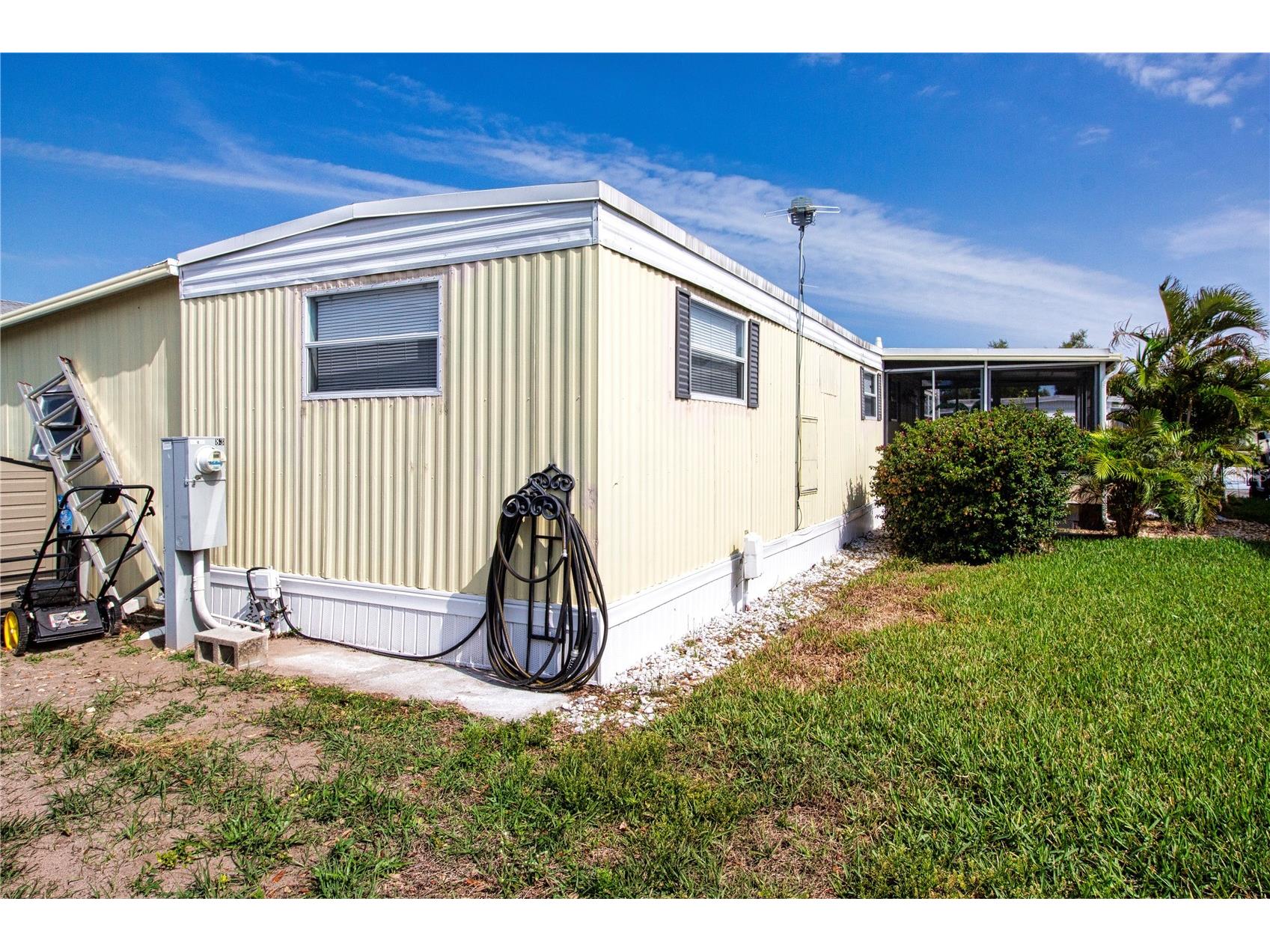 420 49th Street E #83 Palmetto FL 34221 A4686860 image44