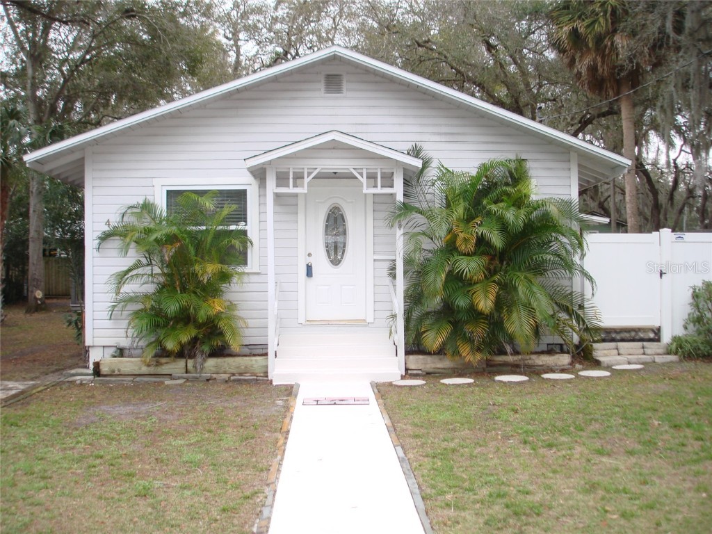 420 5th Street N Safety Harbor FL 34695 TB8334074 image1