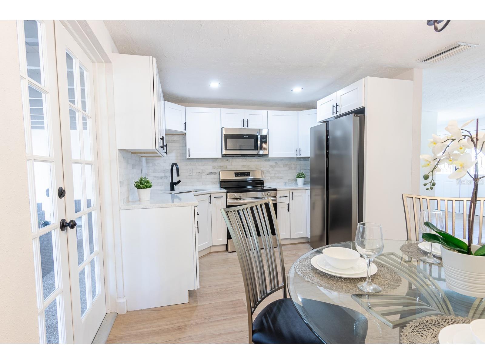 420 Archibald Avenue Sarasota FL 34243 A4687979 image10