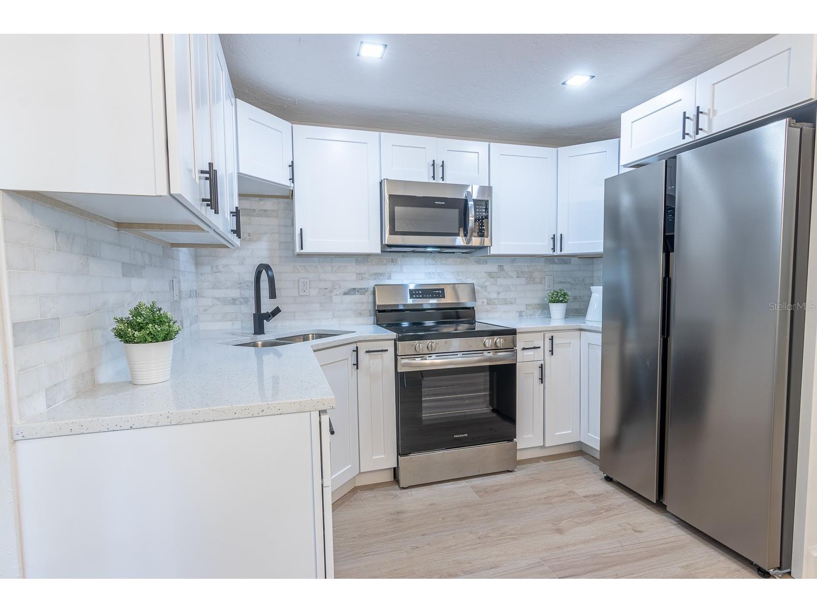 420 Archibald Avenue Sarasota FL 34243 A4687979 image11