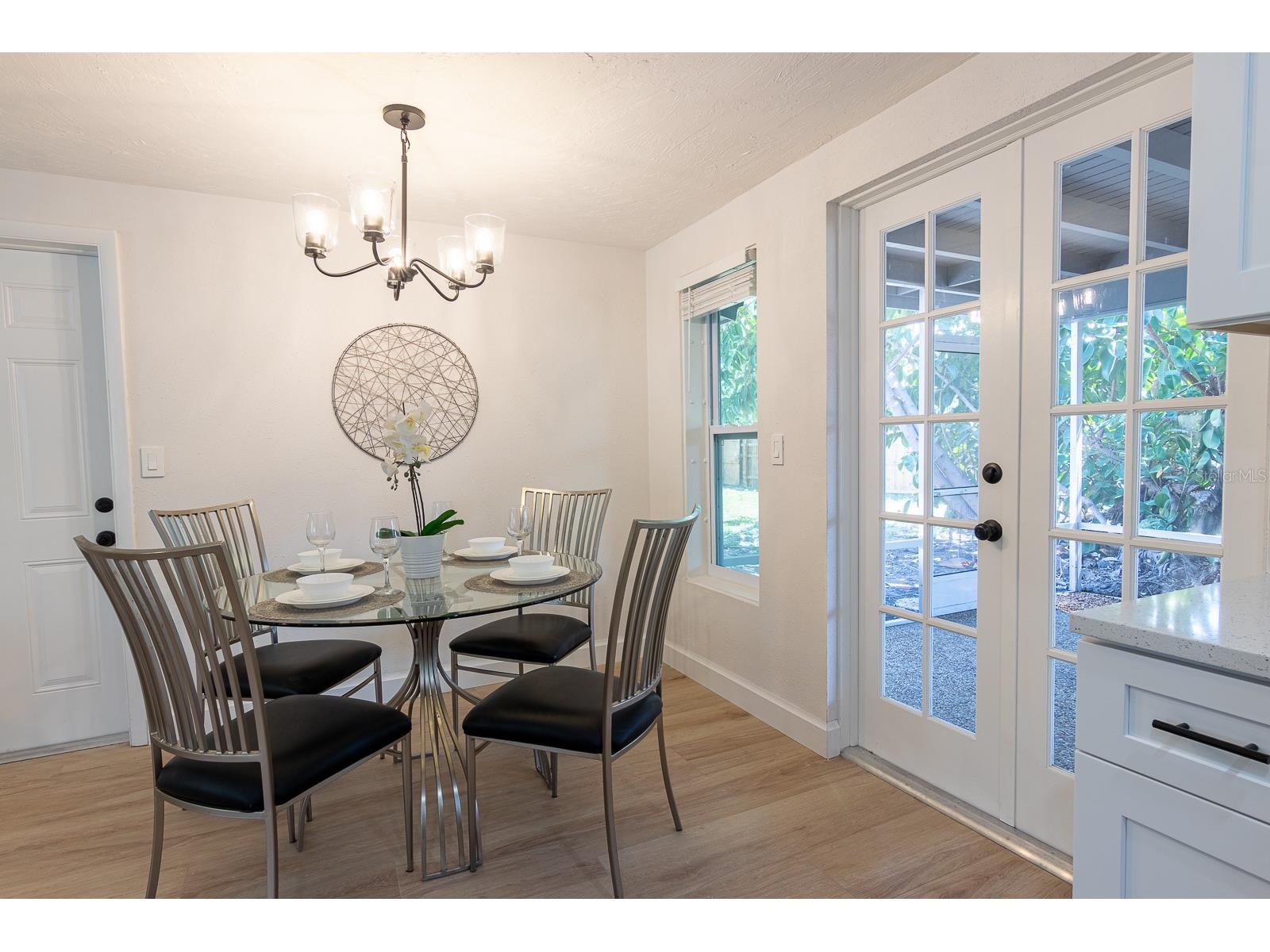 420 Archibald Avenue Sarasota FL 34243 A4687979 image12