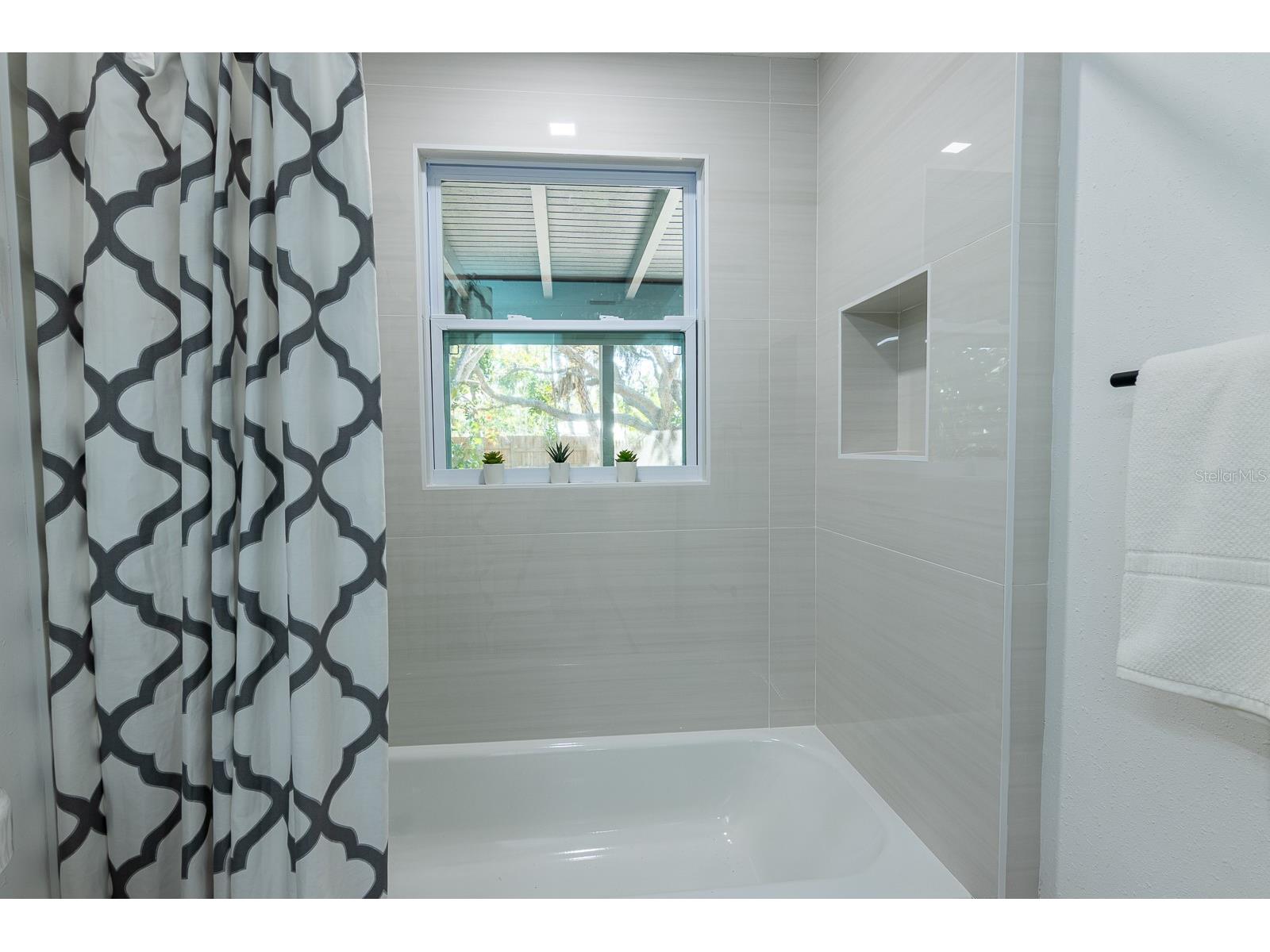 420 Archibald Avenue Sarasota FL 34243 A4687979 image25