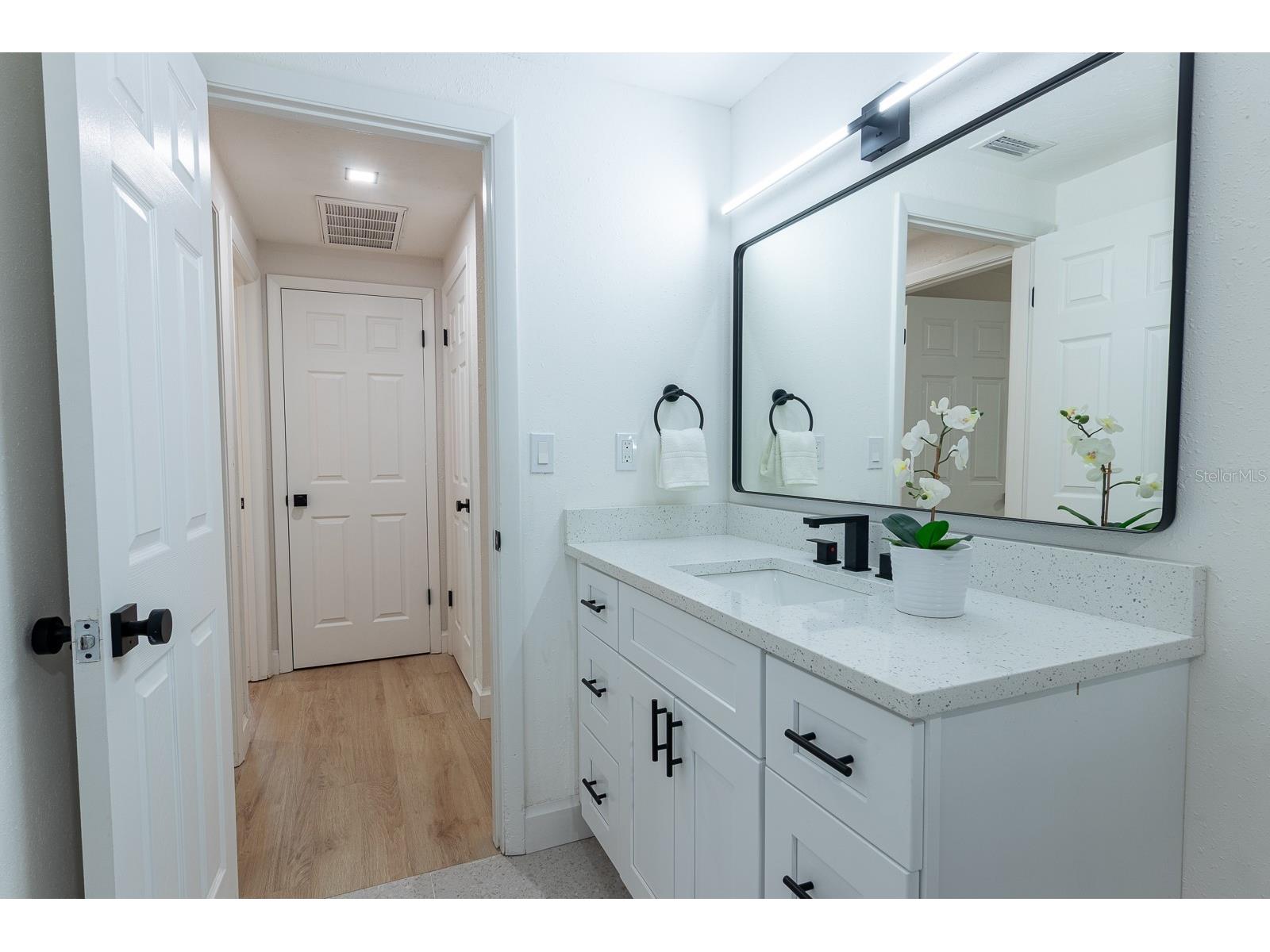 420 Archibald Avenue Sarasota FL 34243 A4687979 image26