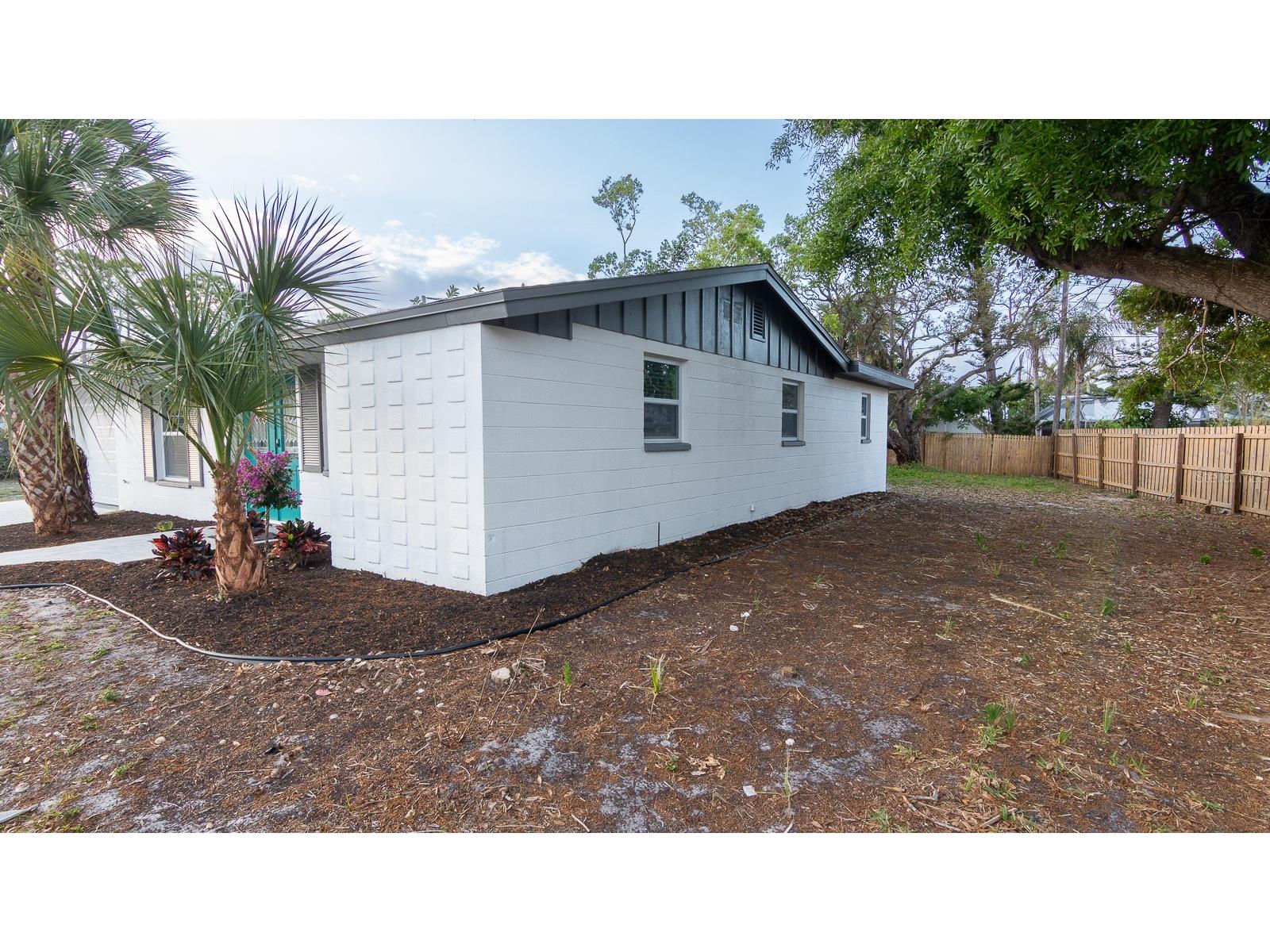420 Archibald Avenue Sarasota FL 34243 A4687979 image32