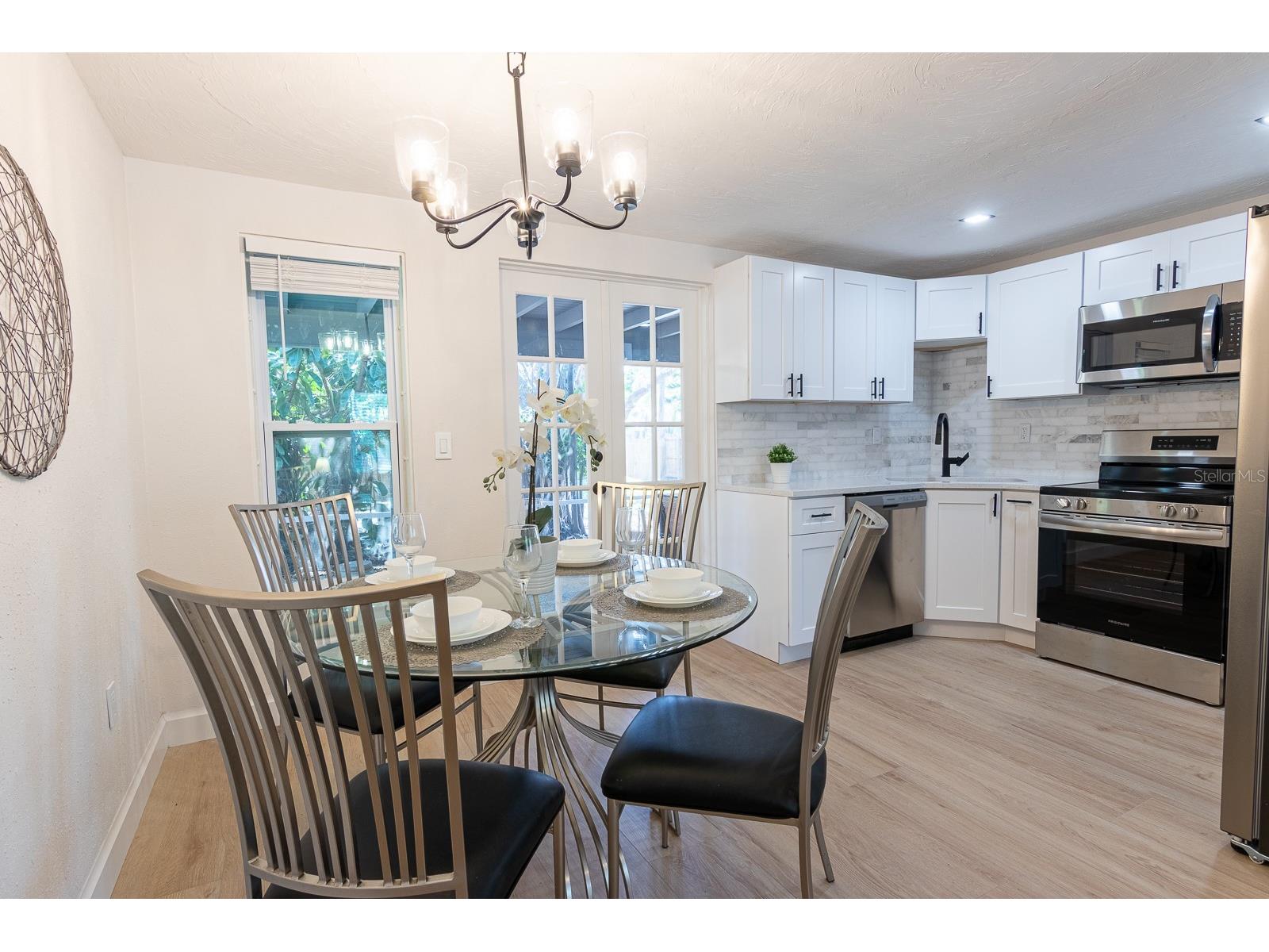 420 Archibald Avenue Sarasota FL 34243 A4687979 image9