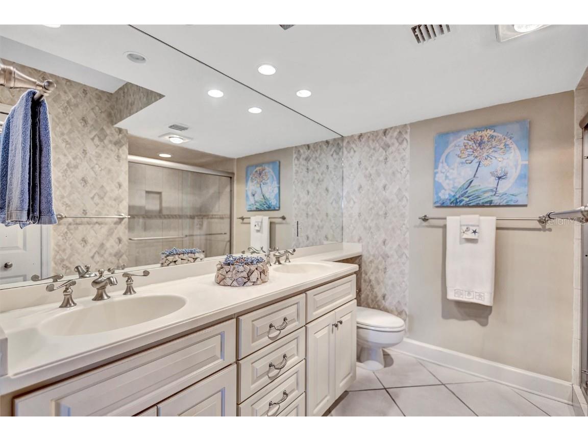 420 Beach Road #203 Sarasota FL 34242 A4631493 image37