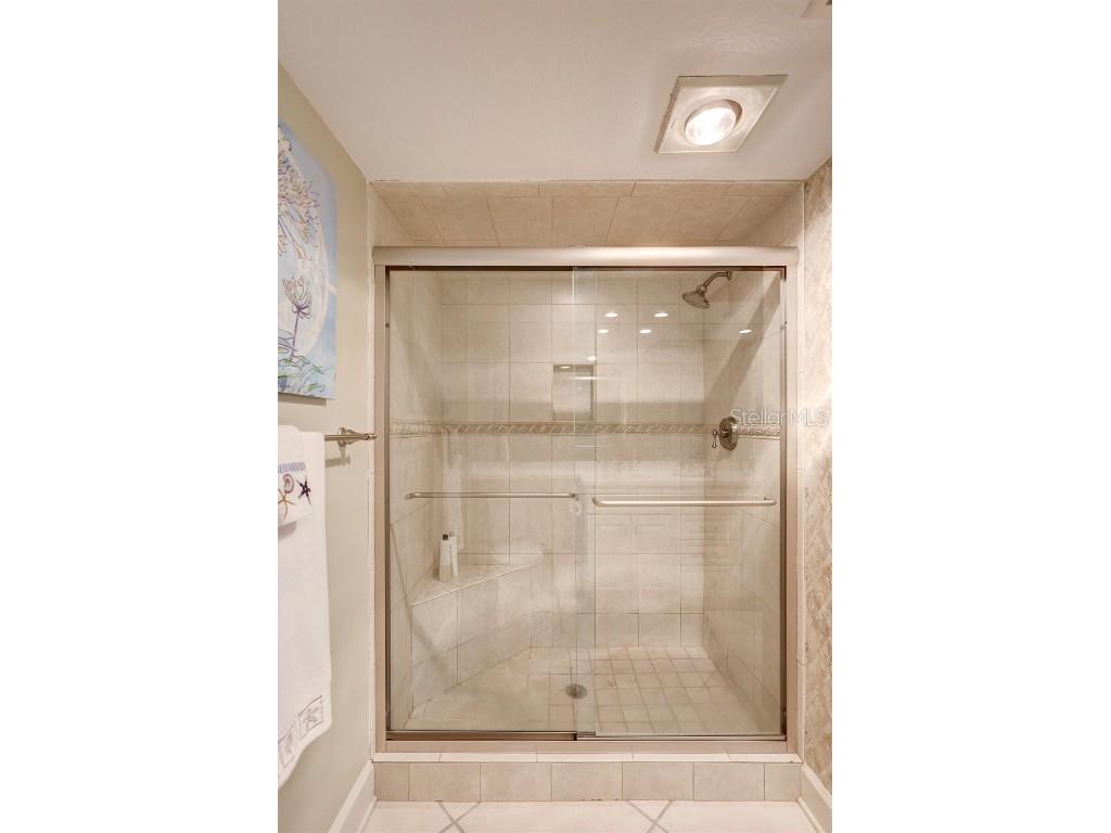 420 Beach Road #203 Sarasota FL 34242 A4631493 image39