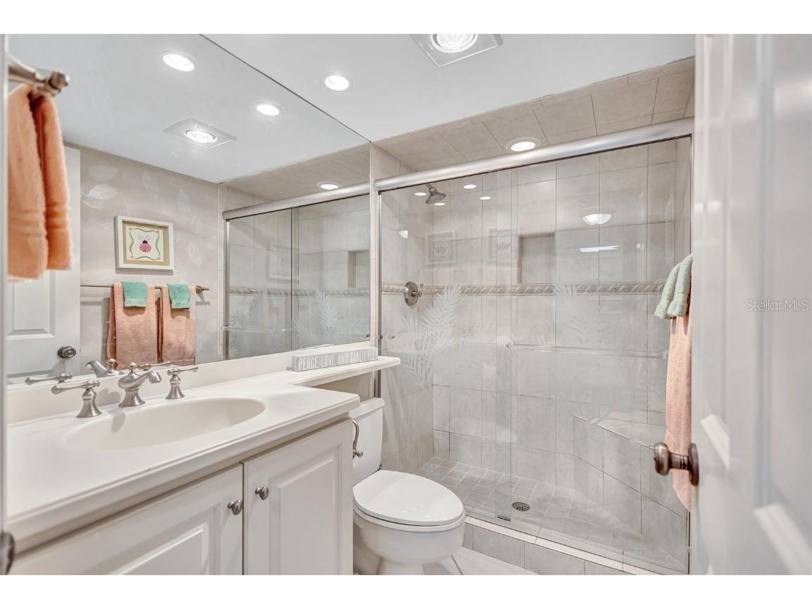 420 Beach Road #203 Sarasota FL 34242 A4631493 image42