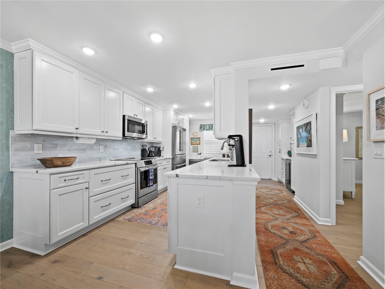 420 Beach Road #502 Sarasota FL 34242 A4696888 image7