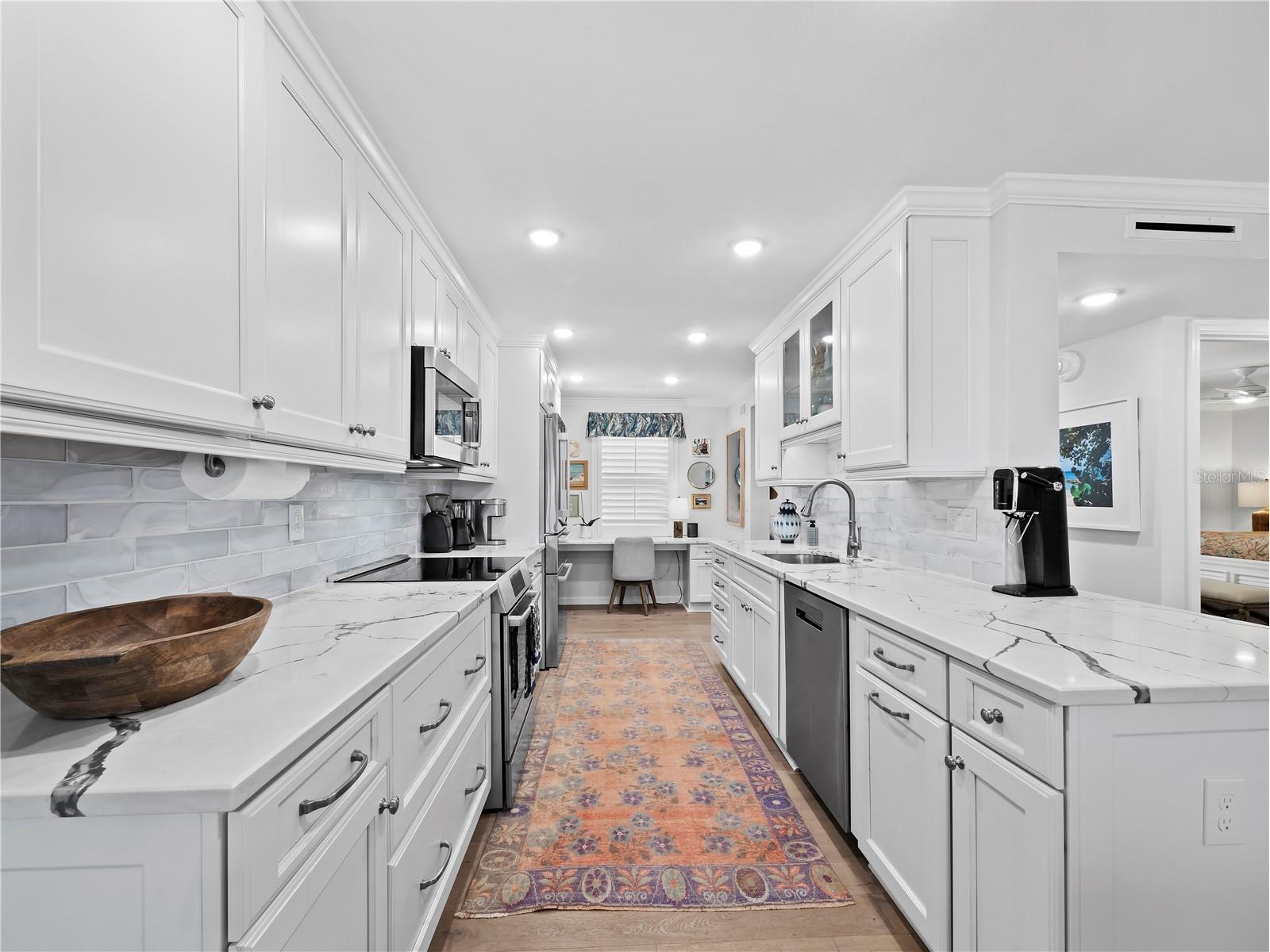 420 Beach Road #502 Sarasota FL 34242 A4696888 image8