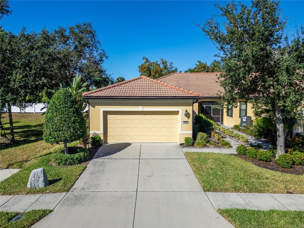 420 Cedar Falls Drive Apollo Beach FL 33572 TB8436360 image1