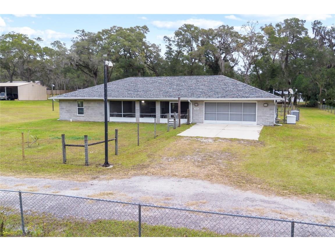 420 Glenwood Road Deland FL 32720 V4946063 image1
