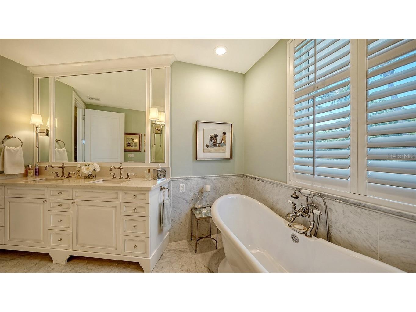 420 Golden Gate Point #200A Sarasota FL 34236 - SARASOTA BAY A4652440 image32