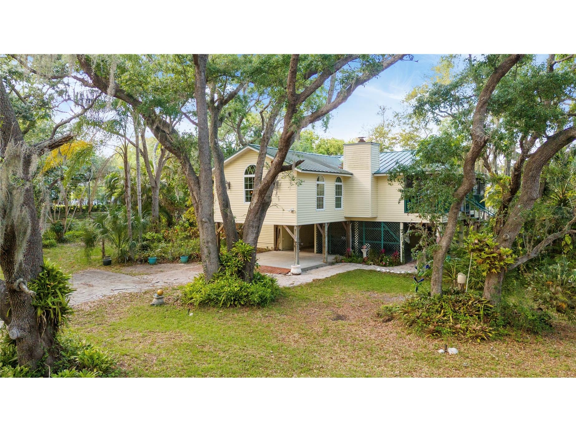 420 Hanby Street Crystal Beach FL 34681 TB8495958 image3