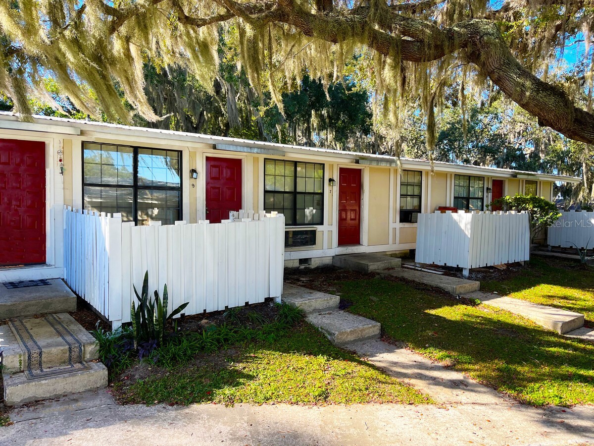 420 Mills Street #30 Leesburg FL 34748 OM725849 image1