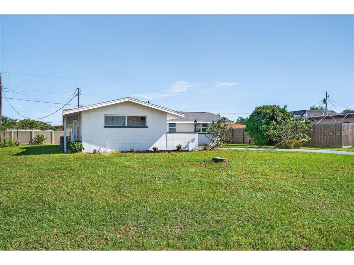 420 Palm Creek Drive Englewood FL 34223 TB8439993 image3