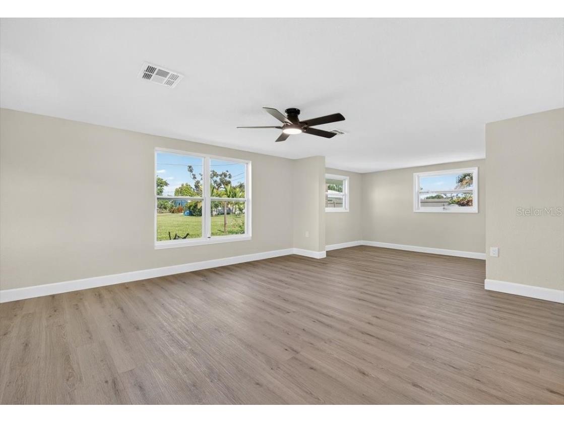 420 Palm Creek Drive Englewood FL 34223 TB8439993 image4