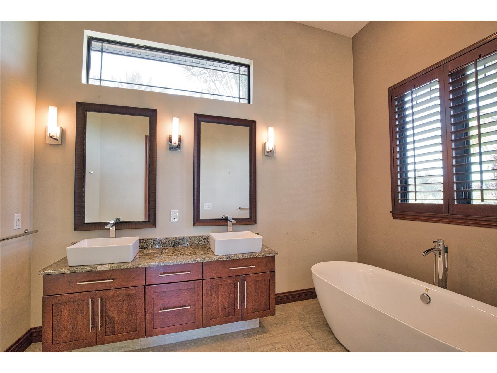 420 Palmetto Crescent Nokomis FL 34275 - LYONS BAY A4689775 image17