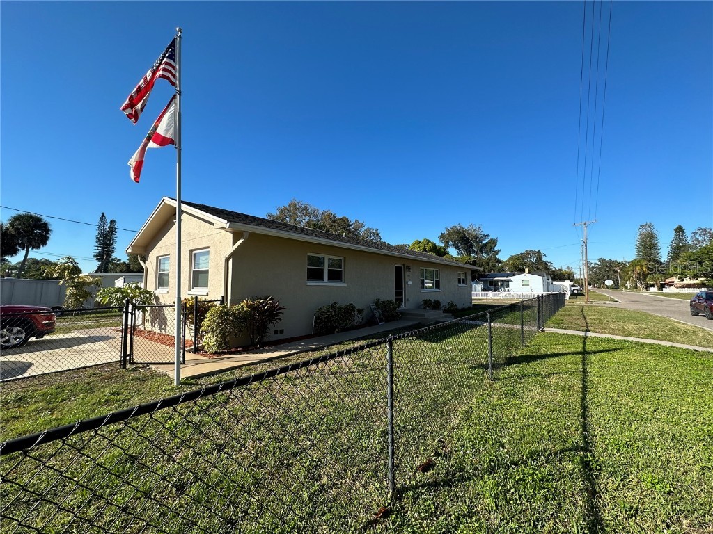 4200 4th Avenue S Saint Petersburg FL 33711 A4662364 image1