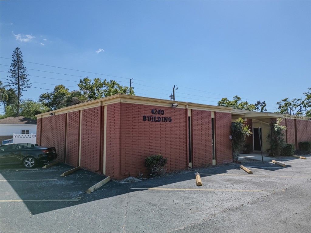 4200 Central Avenue S Saint Petersburg FL 33711 TB8364682 image1