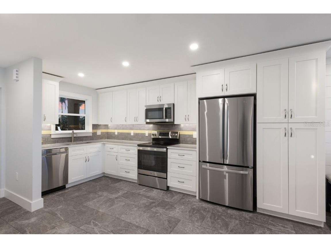 4200 Gulf Dr #104 Holmes Beach FL 34217 - GULFSANDS COMPLEX APPROX 200 FT GULF WATERFRONT A4652510 image8