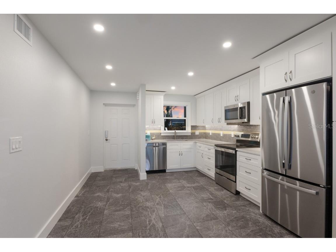 4200 Gulf Dr #104 Holmes Beach FL 34217 - GULFSANDS COMPLEX APPROX 200 FT GULF WATERFRONT A4652510 image9