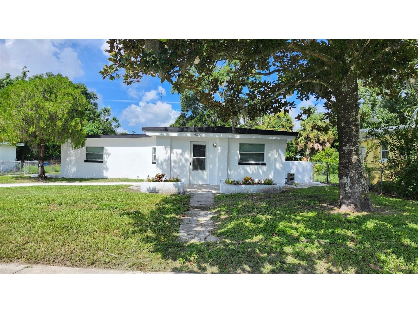 4200 Meadowbrook Avenue Orlando FL 32808 O6231404 image1