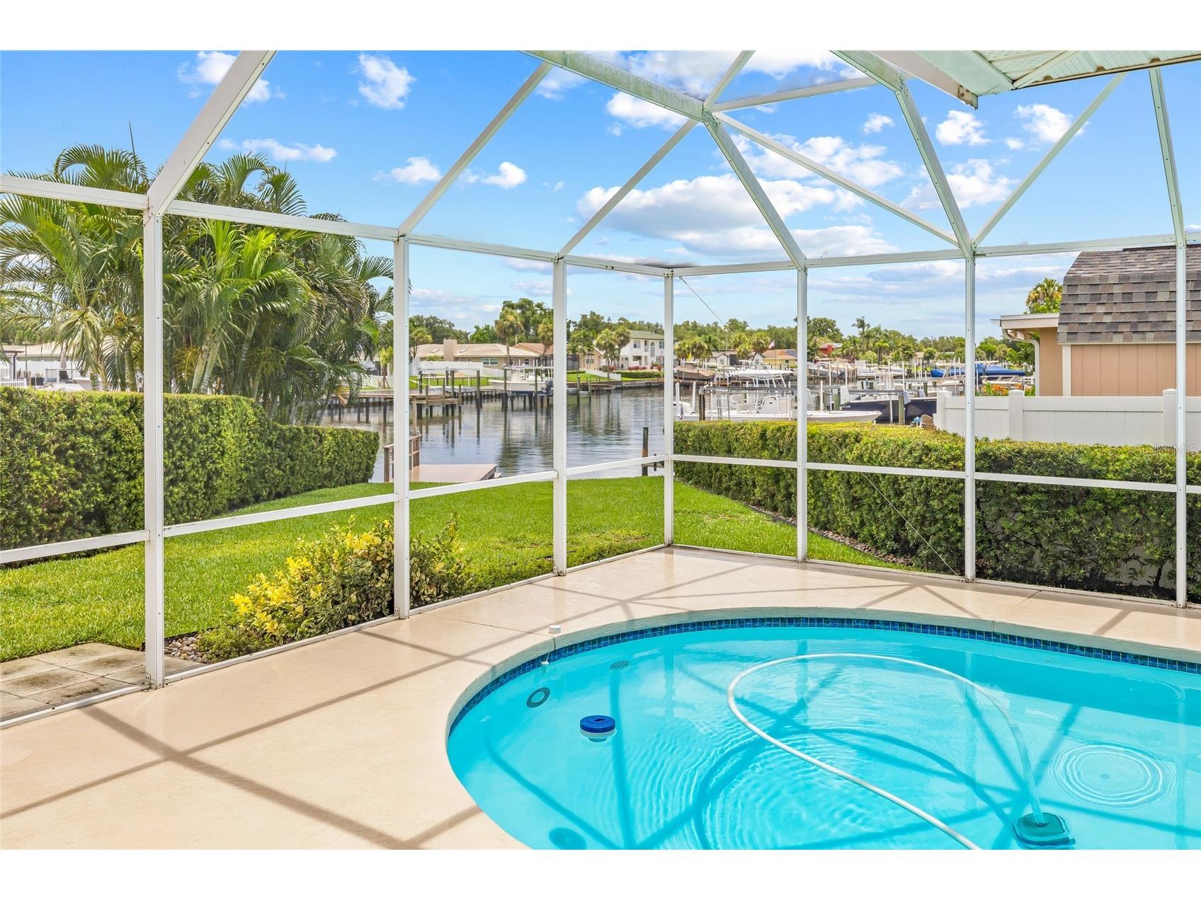 4201 10th Street NE Saint Petersburg FL 33703 - TAMPA BAY TB8407528 image1