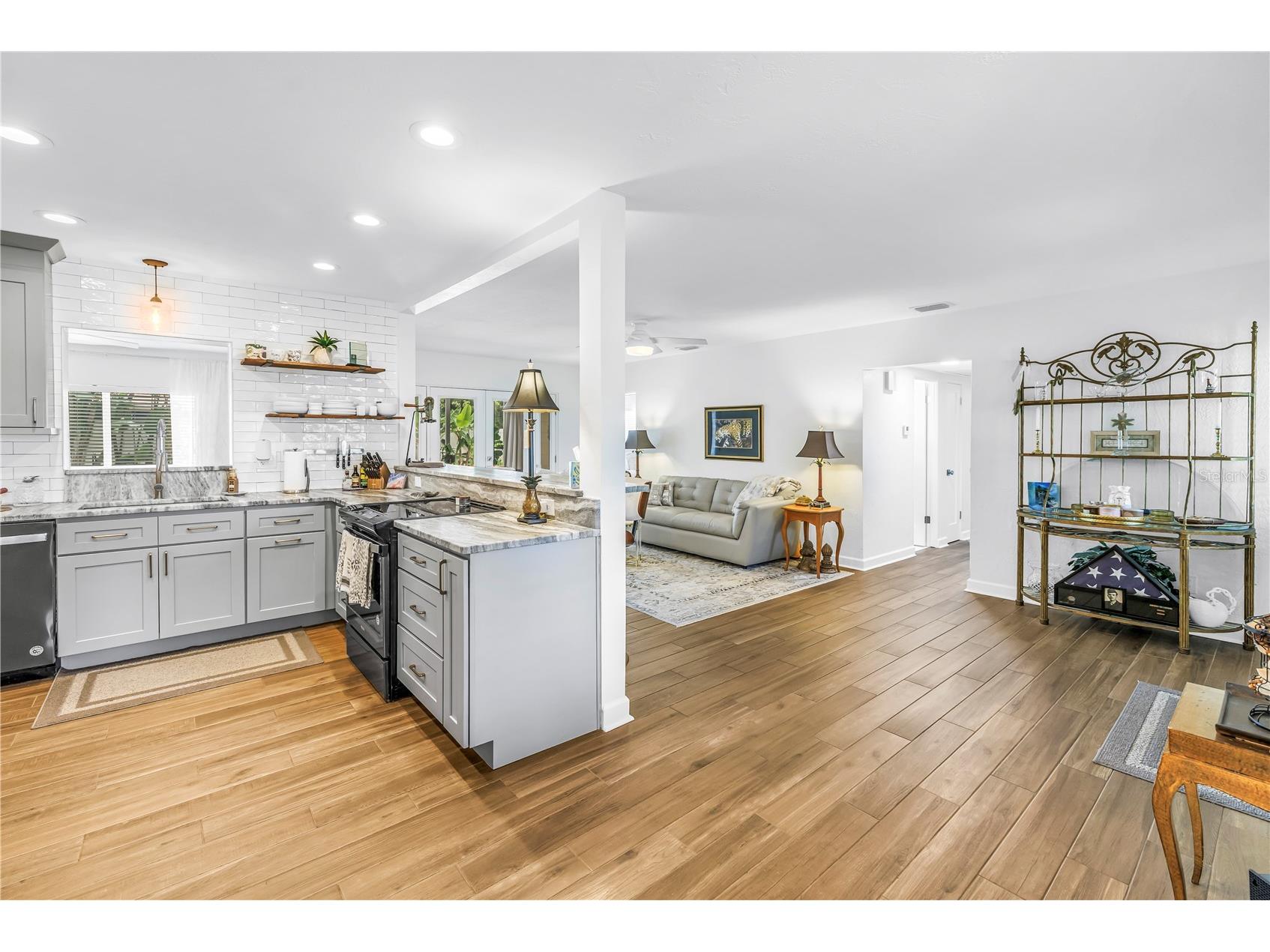 4201 27th Avenue N Saint Petersburg FL 33713 TB8517664 image20