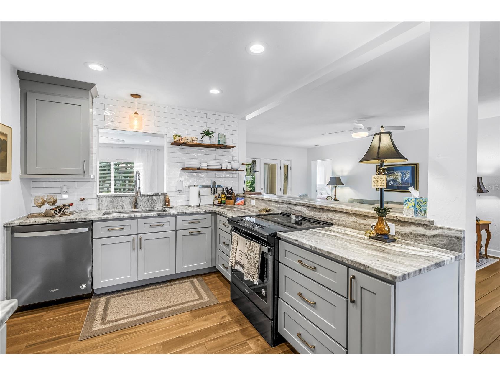 4201 27th Avenue N Saint Petersburg FL 33713 TB8517664 image21