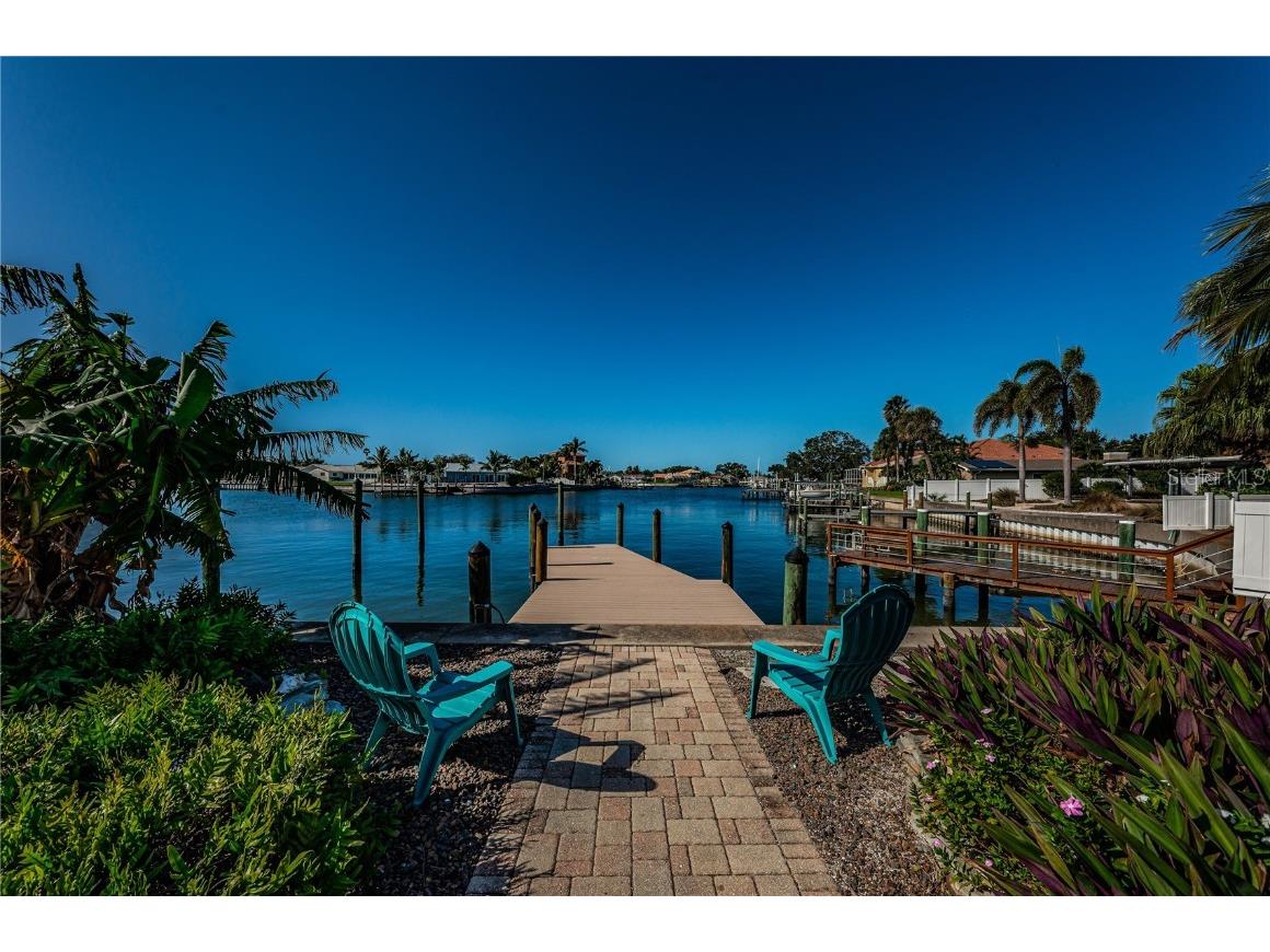 4201 37th Street S Saint Petersburg FL 33711 U8212596 image1
