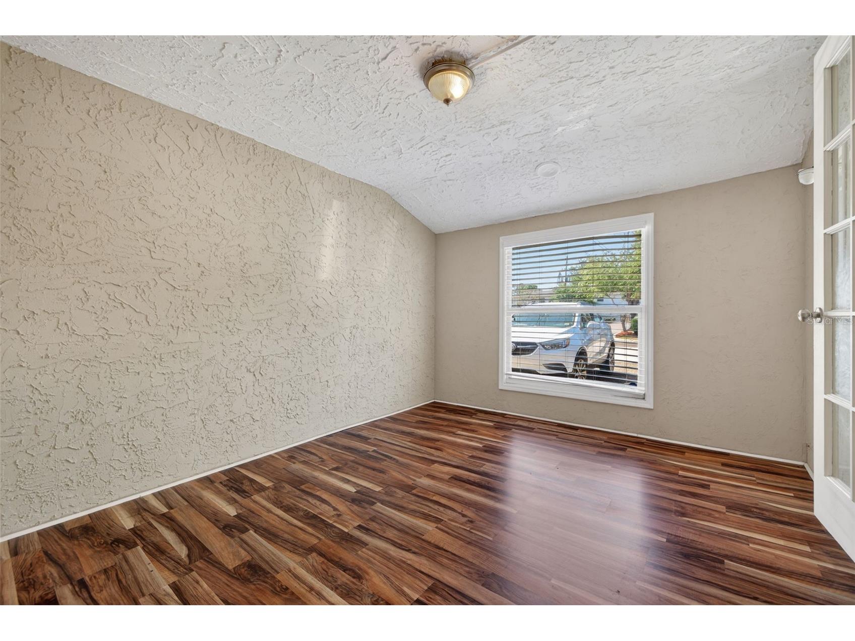4201 4th Street N Saint Petersburg FL 33703 TB8501643 image9