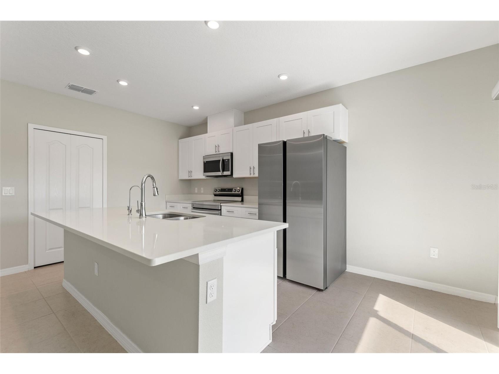 4201 Calliandra Drive Indian Lake Estates FL 33855 - LAKE WALK IN WATER P4938125 image12