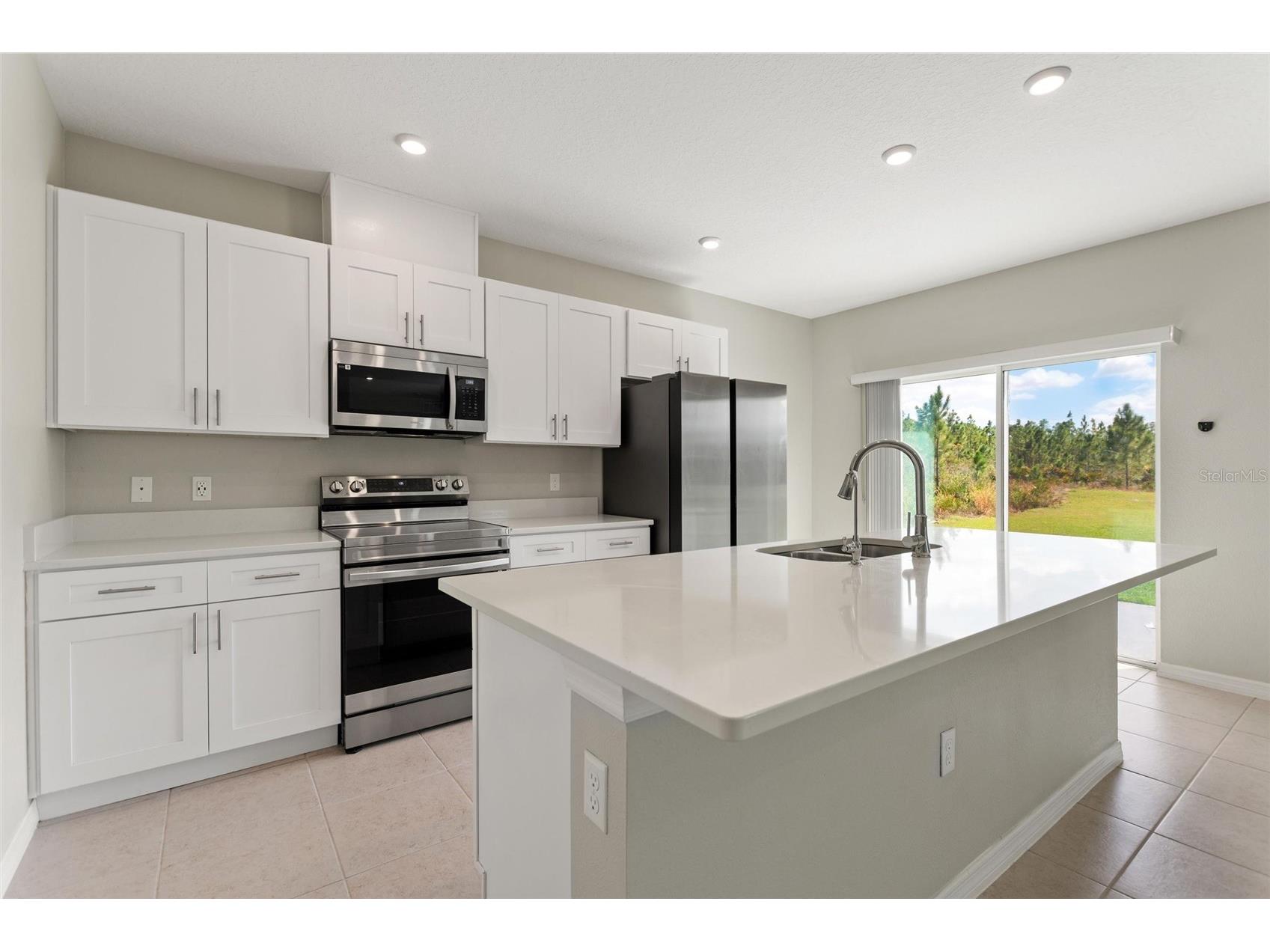 4201 Calliandra Drive Indian Lake Estates FL 33855 - LAKE WALK IN WATER P4938125 image2