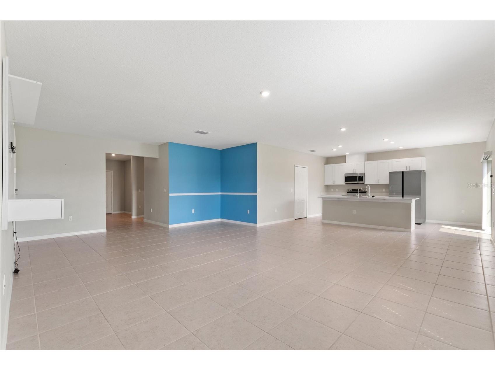 4201 Calliandra Drive Indian Lake Estates FL 33855 - LAKE WALK IN WATER P4938125 image3