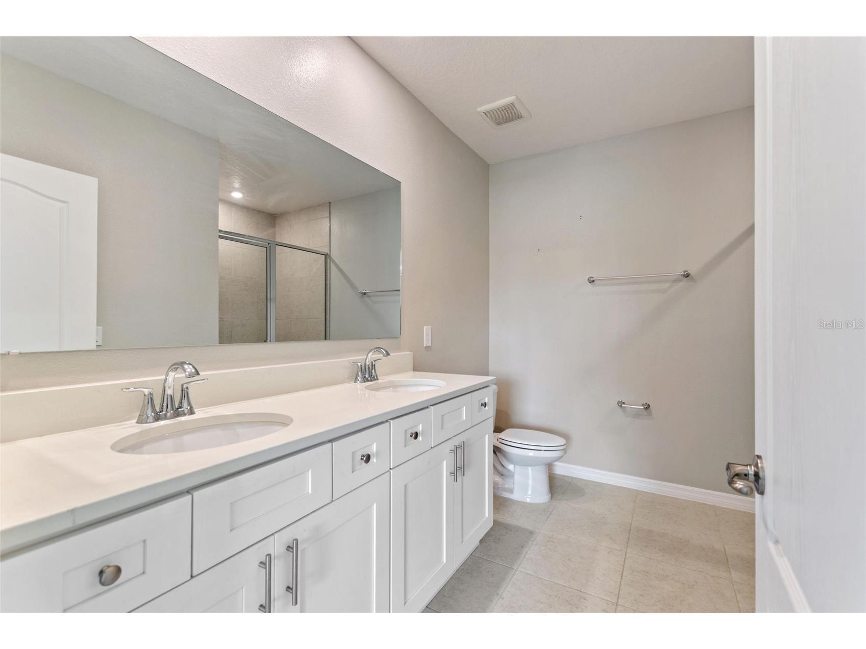 4201 Calliandra Drive Indian Lake Estates FL 33855 - LAKE WALK IN WATER P4938125 image4