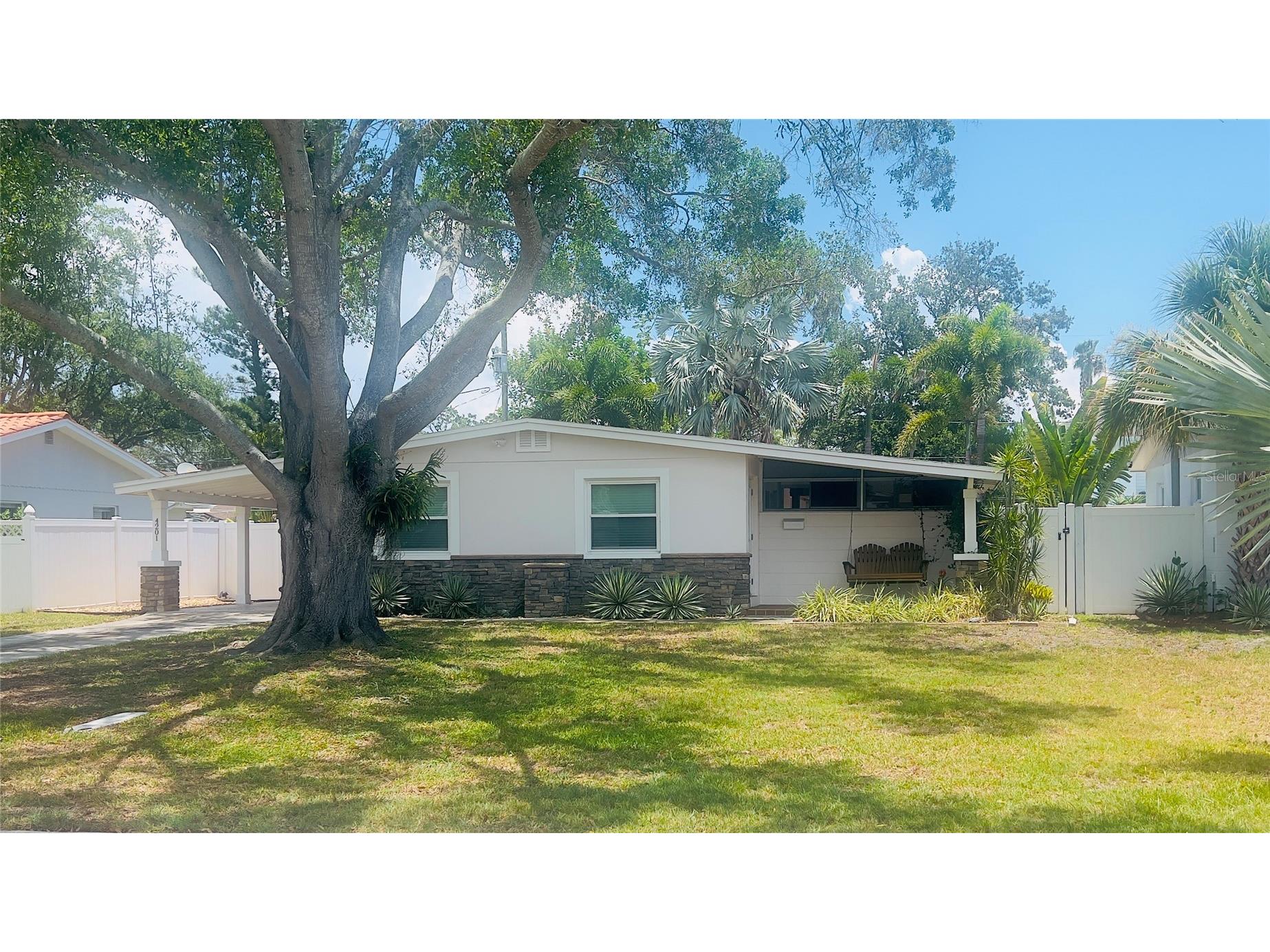 4201 Des Moines Street NE Saint Petersburg FL 33703 TB8523270 image1